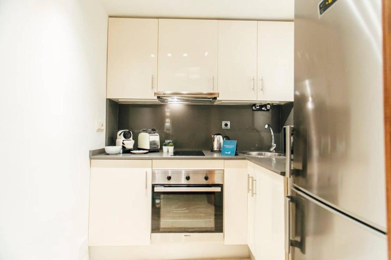 New With Height- 2Bd 1Bth- Pajaritos Apartment Seville Luaran gambar